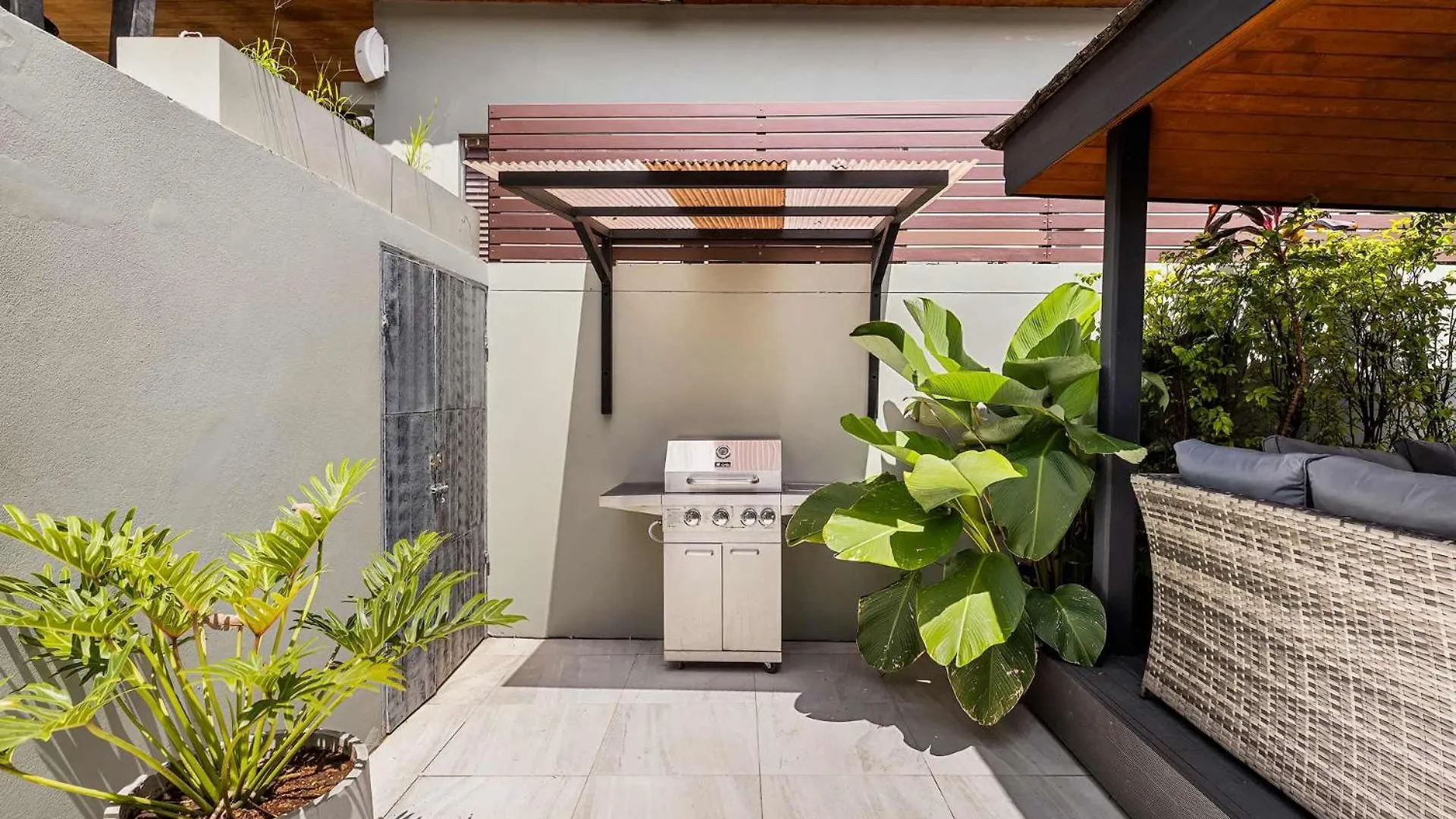 Villa Sunpao Layan Plajı